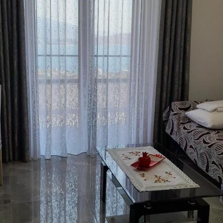 Miri'S Villa Sarandë エクステリア 写真