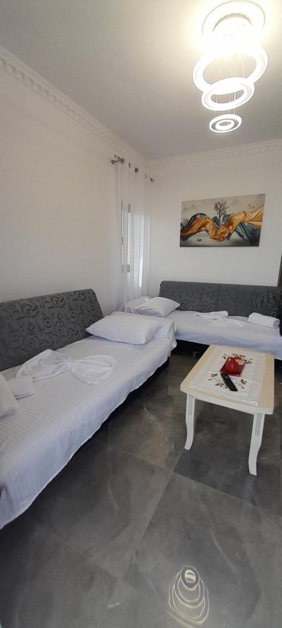 Miri'S Villa Sarandë エクステリア 写真
